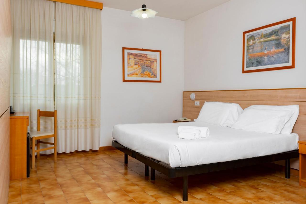 Catignano Hotel グッビオ エクステリア 写真